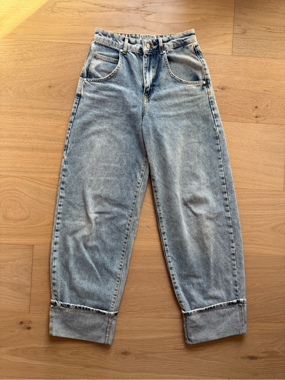 Essentiel Antwerp Women's barrel cuffed Jeans. Size 24.
